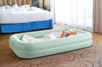 Дитяче надувне ліжко Intex 66810 (168x107х25 см)