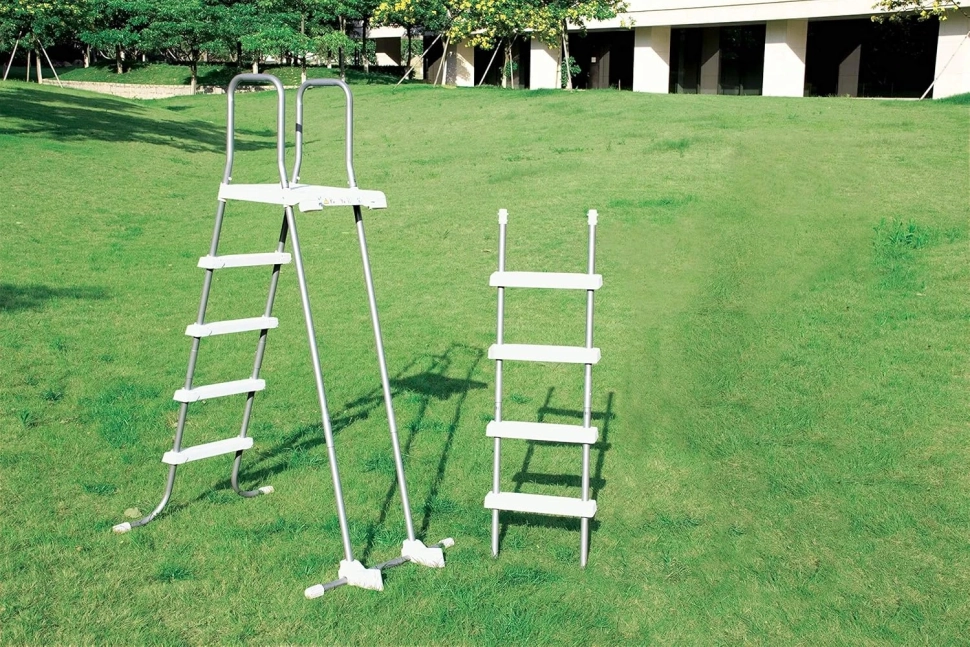 Лестница для бассейна Intex 28077 (132 см, съемные ступени)