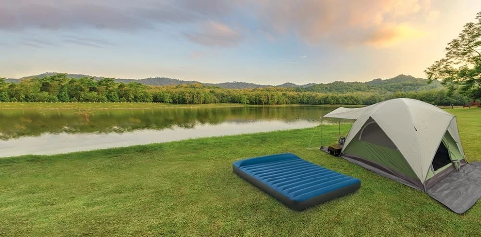 Надувной матрас Intex 64013 двухместный (191x152x22 см) для кемпинга с электронасосом USB